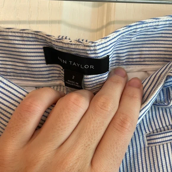 Ann Taylor Seersucker Work Pants in Size 2 - Picture 4 of 5
